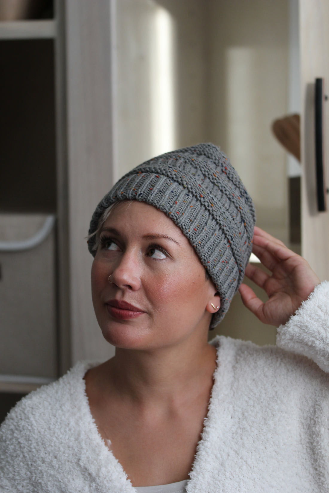 GORRO CON COLA DE JETITO CC GORRO