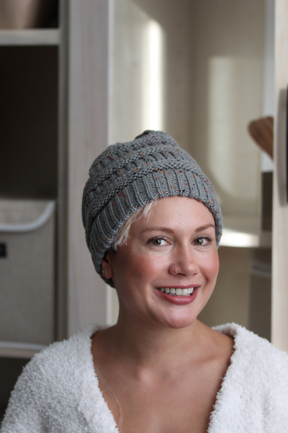 GORRO CON COLA DE JETITO CC GORRO